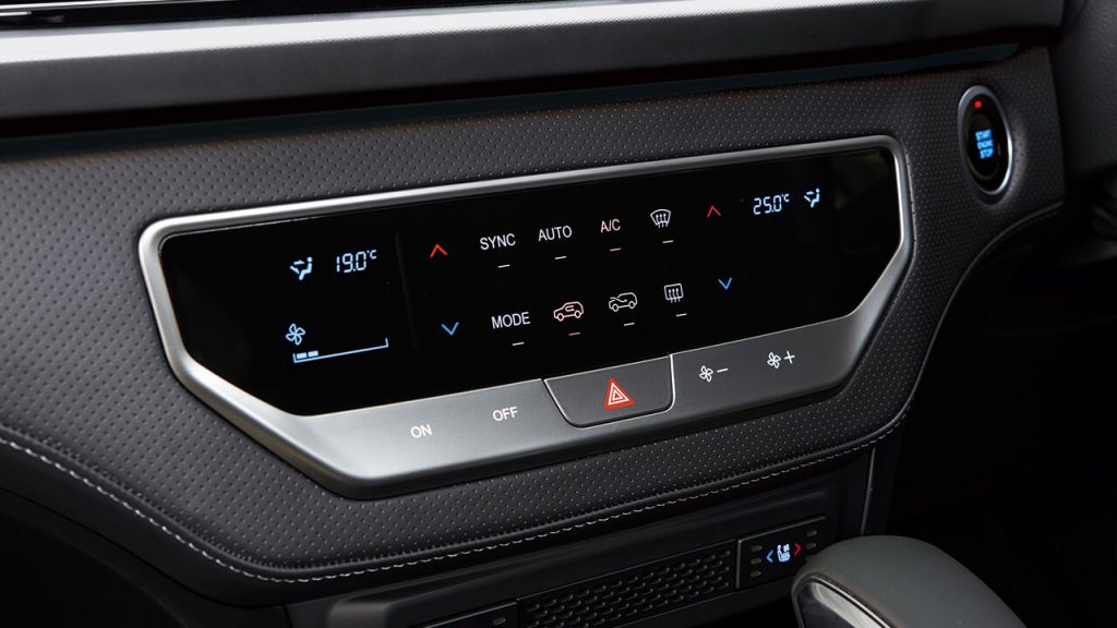 ssangyong-musso-features-air-conditioning