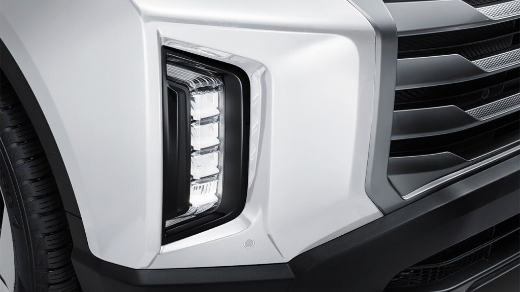 ssangyong-musso-features-fog-lights